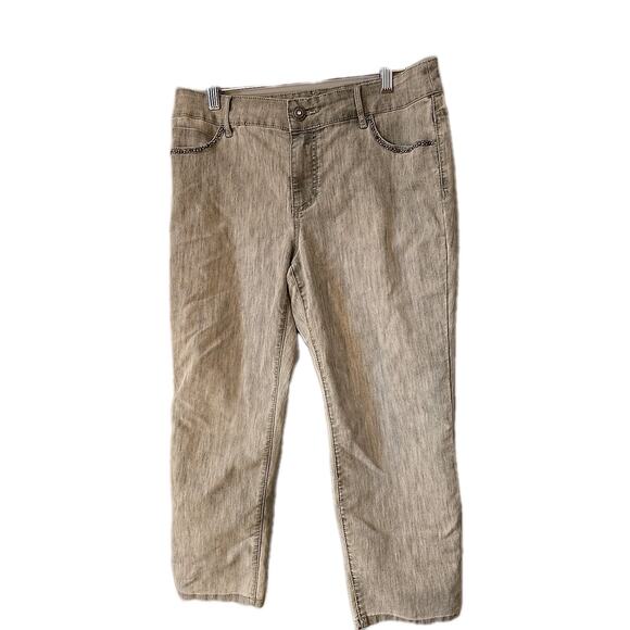 Chico's Gray Denim Platinum Straight Rhinestone Cropped Jeans Womans Size 1.5 - Picture 1 of 7